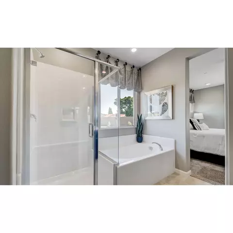 1432 W Ryan Ave, Fowler, CA 93625 photo 4