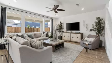 1075 Summerset Ave, Clovis, CA 93619 photo 4