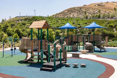 View/Area - 7795 Orangebrook Cv, Riverside, CA 92507 photo 2 of 3