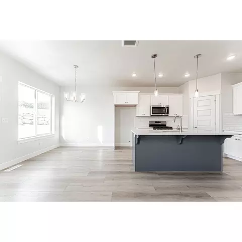 Kitchen - 630 W 4500 S, Mapleton, UT 84664 photo 4 of 4