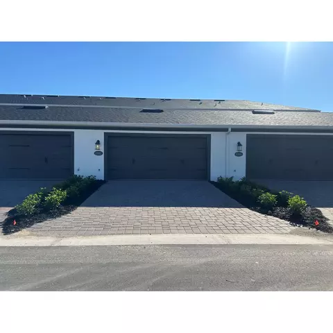 Exterior - 1352 Lumpini St, Saint Cloud, FL 34771 photo 1 of 3
