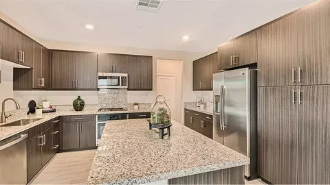 2425 Crowley Dr, Rialto, CA 92377 photo 14