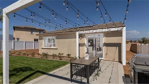 2425 Crowley Dr, Rialto, CA 92377 photo 4