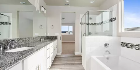 Bath - 377 Peters Rd S, Madera, CA 93636 photo 6 of 6