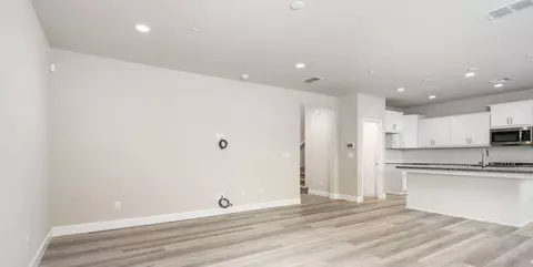 Living - 377 Peters Rd S, Madera, CA 93636 photo 2 of 2