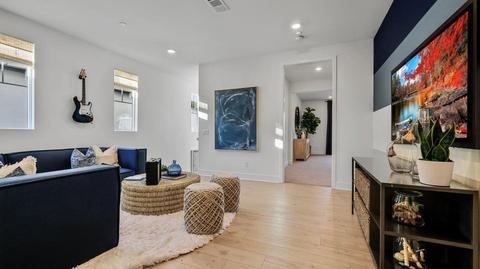 111 Bosal, Irvine, CA 92618 photo 17