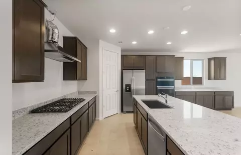 Kitchen - 1520 W Saddle Run, Apache Junction, AZ 85120 photo 3 of 6