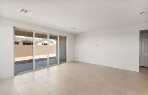 Living - 1520 W Saddle Run, Apache Junction, AZ 85120 photo 2 of 2