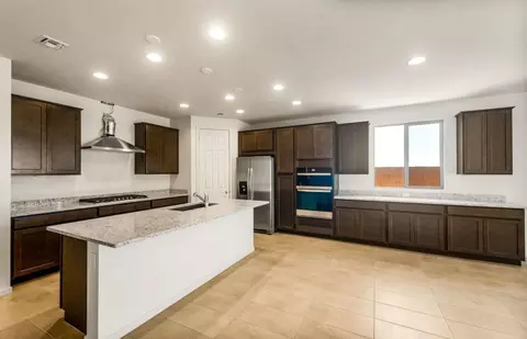 Kitchen - 1520 W Saddle Run, Apache Junction, AZ 85120 photo 2 of 6