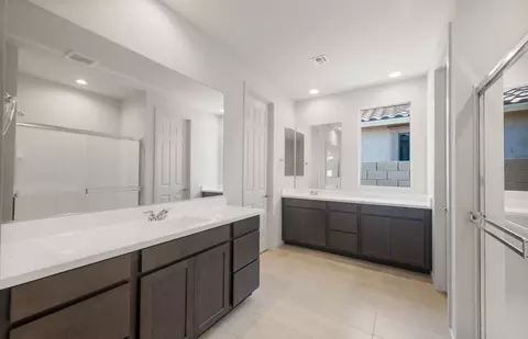 Bath - 1520 W Saddle Run, Apache Junction, AZ 85120 photo 1 of 4