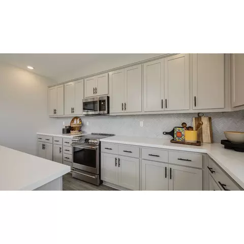 Kitchen - 1735 Shingle Ave, Manteca, CA 95337 photo 3 of 3