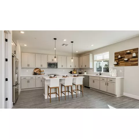 Kitchen - 1735 Shingle Ave, Manteca, CA 95337 photo 1 of 3