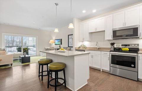 2103 Pennington Dr, Walpole, MA 02081 photo 6
