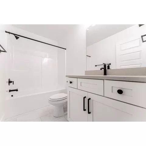 Bath - 4605 S Olive Ave, Mapleton, UT 84664 photo 2 of 2