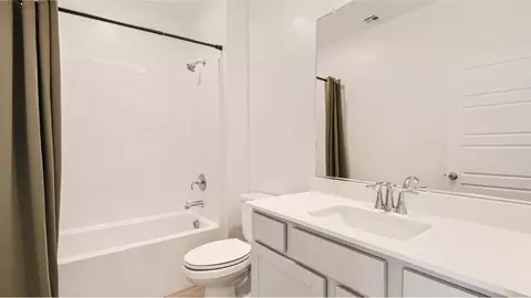Bath - 429 Elbert Crest Ave, Henderson, NV 89015 photo 1 of 2