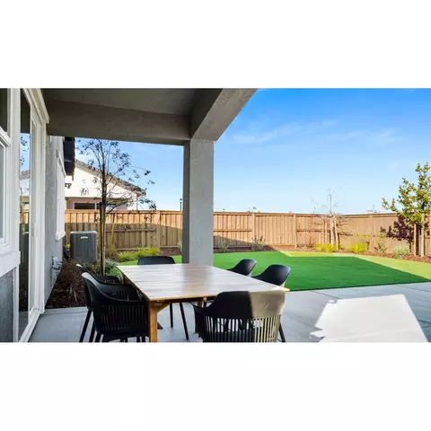 Exterior - 2120 Lark Way, Dixon, CA 95620 photo 2 of 3