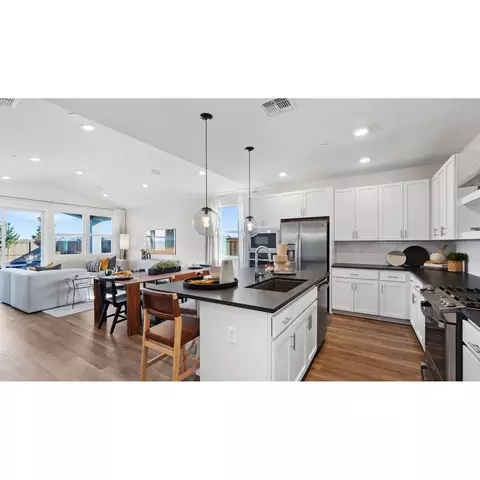 Kitchen - 2120 Lark Way, Dixon, CA 95620 photo 3 of 5