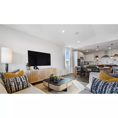 Living - 2120 Lark Way, Dixon, CA 95620 photo 1 of 5