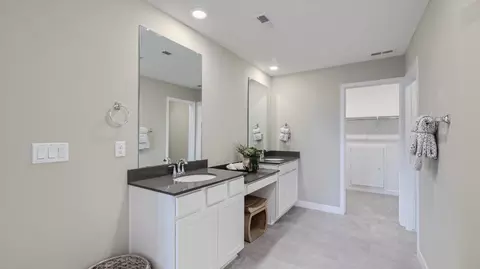 Bath - 24428 E Adriatic Dr, Aurora, CO 80018 photo 3 of 5
