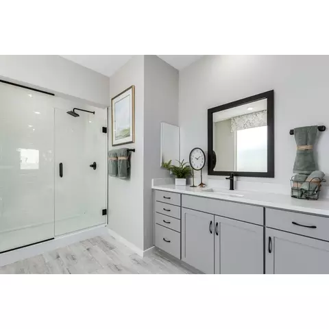 Bath - 7551 E 36th Ln, Yuma, AZ 85365 photo 2 of 5