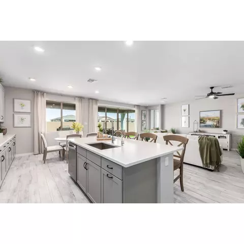 Kitchen - 7551 E 36th Ln, Yuma, AZ 85365 photo 5 of 7