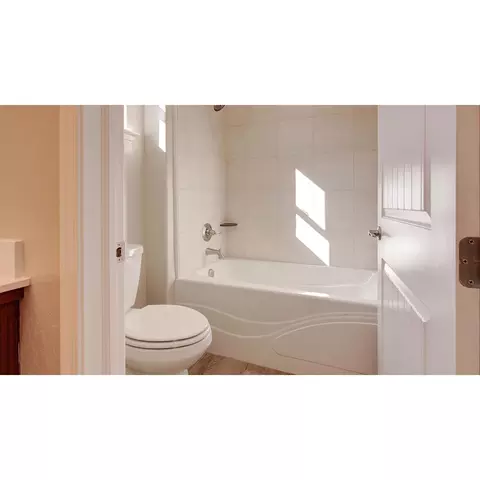 Bath - 1638 N Blackwood Ave, Clovis, CA 93619 photo 6 of 7