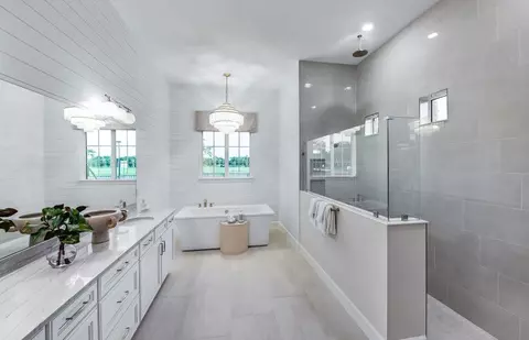 Bath - 20021 SE Bridgewater Dr, Jupiter, FL 33458 photo 1 of 4