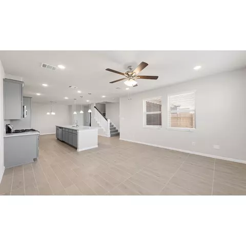 5519 Hyde Park Dr, Pasadena, TX 77505 photo 3
