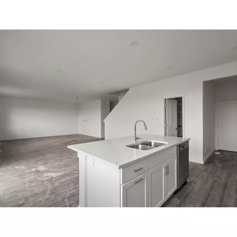 557 E Hearth Ln, Eagle Mountain, UT 84005 photo 5
