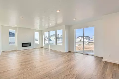 Living - 974 W Rock Ridge Dr, Mapleton, UT 84664 photo 1 of 1