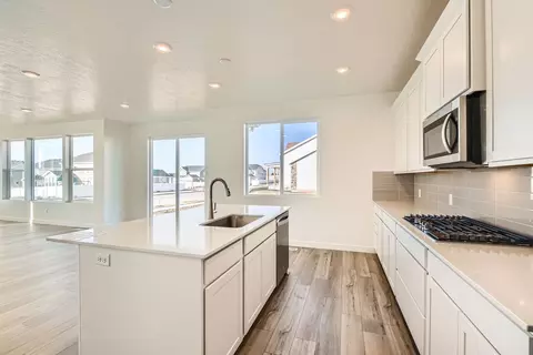 Kitchen - 974 W Rock Ridge Dr, Mapleton, UT 84664 photo 2 of 2