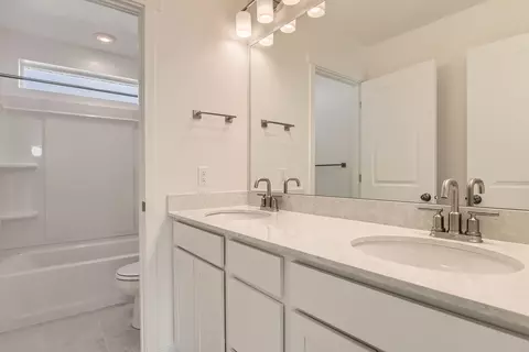 Bath - 974 W Rock Ridge Dr, Mapleton, UT 84664 photo 3 of 4