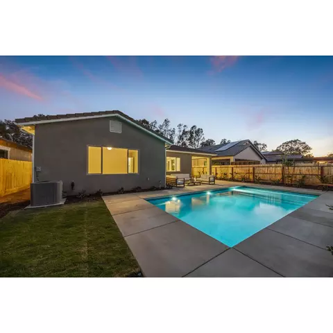Exterior - 2949 Teague Ave, Clovis, CA 93619 photo 3 of 3