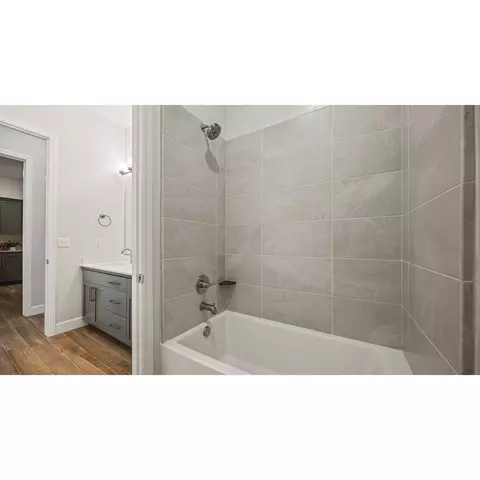 Bath - 2949 Teague Ave, Clovis, CA 93619 photo 7 of 7