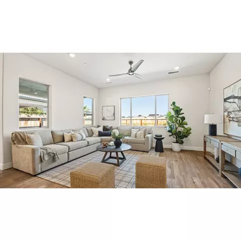 Living - 2949 Teague Ave, Clovis, CA 93619 photo 1 of 1