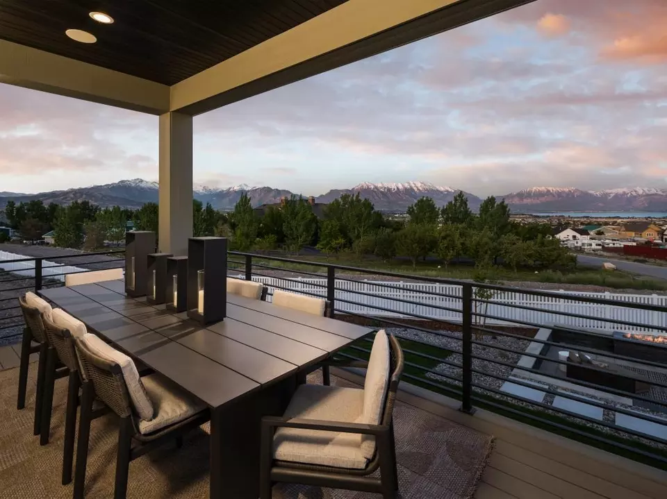 Exterior - 8529 S Michele River Ave, West Jordan, UT 84081 photo 3 of 4