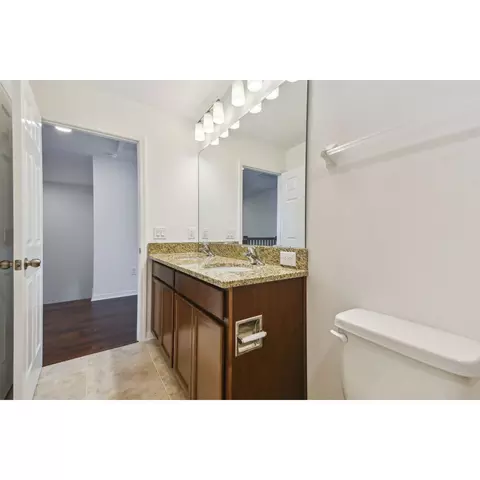 Bath - 4909 Eagle Rock Dr, Wimauma, FL 33598 photo 5 of 9