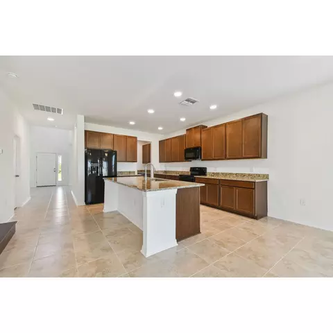 Kitchen - 4909 Eagle Rock Dr, Wimauma, FL 33598 photo 1 of 7