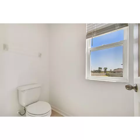 Bath - 4909 Eagle Rock Dr, Wimauma, FL 33598 photo 9 of 9
