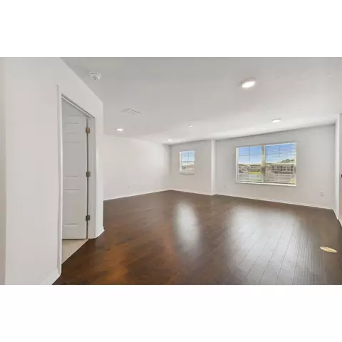 Living - 4909 Eagle Rock Dr, Wimauma, FL 33598 photo 10 of 10
