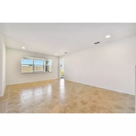 Living - 4909 Eagle Rock Dr, Wimauma, FL 33598 photo 6 of 10