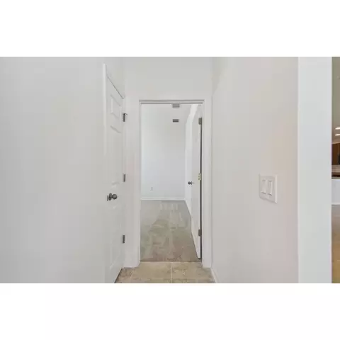 Entry Way - 4909 Eagle Rock Dr, Wimauma, FL 33598 photo 6 of 12
