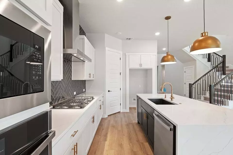 Kitchen - 401 Leaning Rock Rd, Georgetown, TX 78628 photo 3 of 5