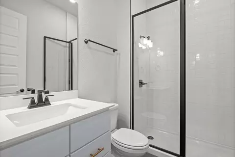 Bath - 401 Leaning Rock Rd, Georgetown, TX 78628 photo 1 of 5