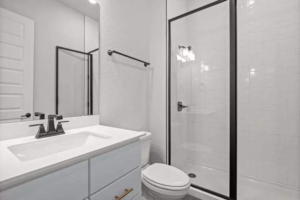 Bath - 401 Leaning Rock Rd, Georgetown, TX 78628 photo 1 of 5