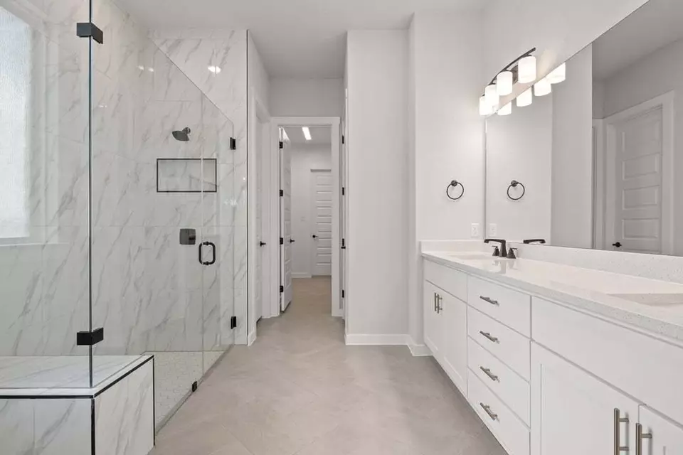 Bath - 401 Leaning Rock Rd, Georgetown, TX 78628 photo 2 of 5