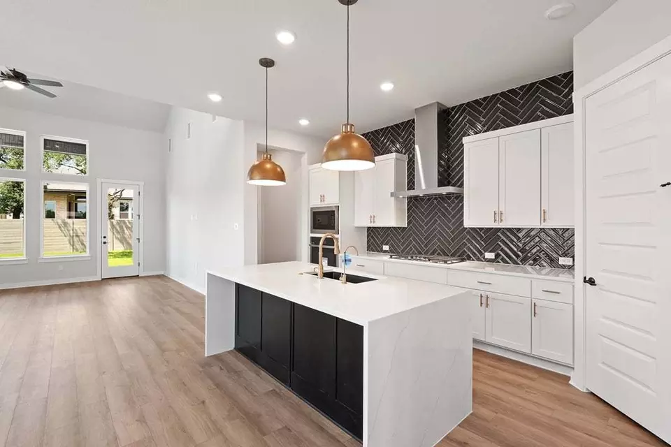 Kitchen - 401 Leaning Rock Rd, Georgetown, TX 78628 photo 1 of 5
