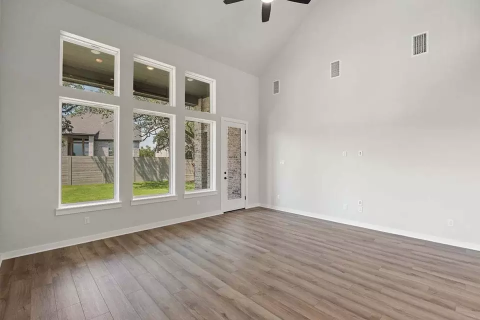 Living - 401 Leaning Rock Rd, Georgetown, TX 78628 photo 5 of 11