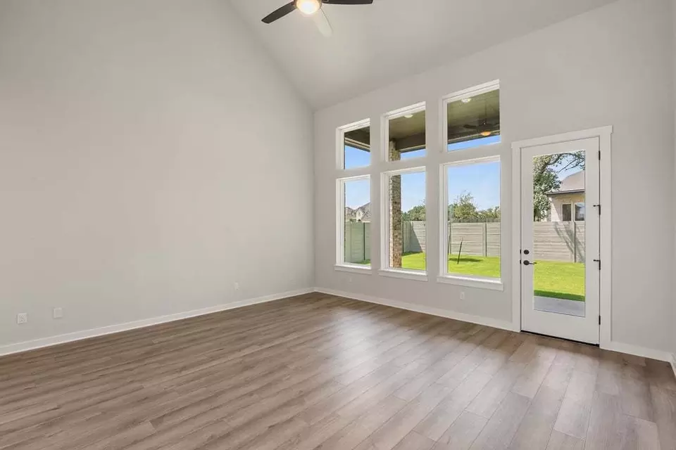 Living - 401 Leaning Rock Rd, Georgetown, TX 78628 photo 9 of 11