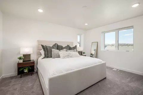 Bedroom - 258 E Cedar Mill Ln, Midvale, UT 84070 photo 4 of 6